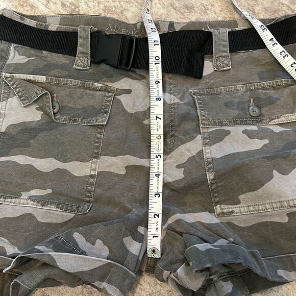 AMERICAN EAGLE VINTAGE SUPER HI RISE FESTIVAL Green CAMOUFLAGE Shorts 14/32W - Picture 6 of 11
